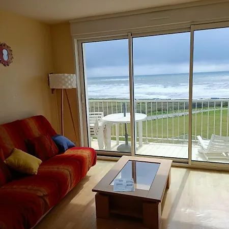 Seaside Tennis With Pool View In * Guidel