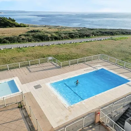 Seaside Tennis With Pool View In